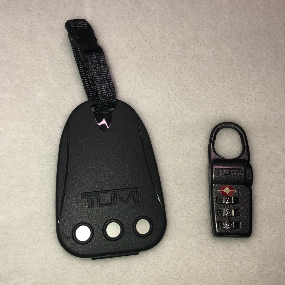 Tumi Luggage Tag And Lock Gem